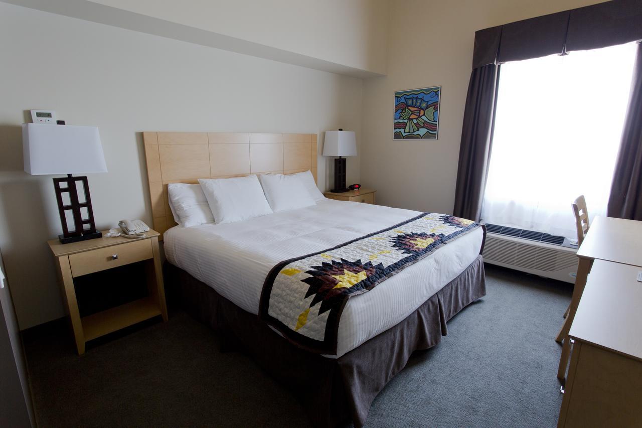 Manitoulin And Conference Centre 3*